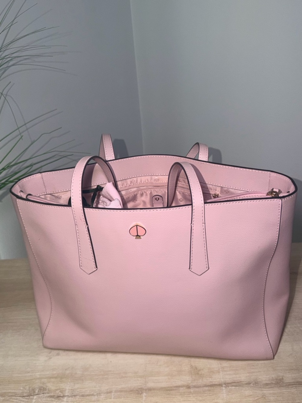 KATE SPADE (AUTHENTIC) Pink Structured Tote Handbag - Classic Everyday Carry